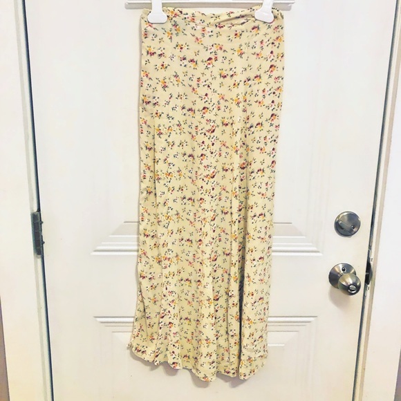 Reformation Azalea Cream Ditsy Floral Maxi Skirt Size 0 - Picture 3 of 12